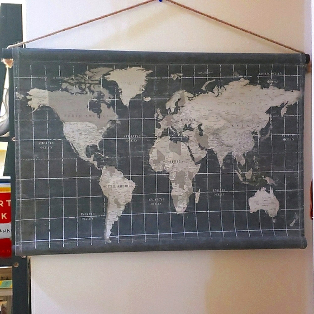 World map wall hanger